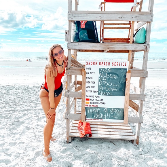 Meet your Posher, Alyssa - Picture 1 of 1